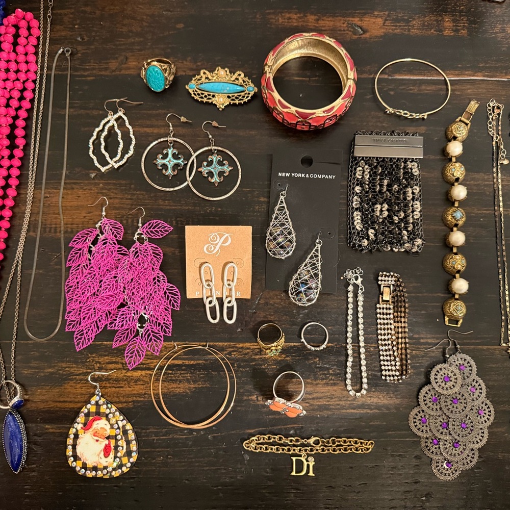 Variety of jewelry lot